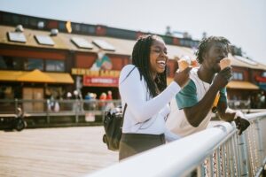 Couple-Enjoying-Ice-Cream-on-Seattle-Pier-cm