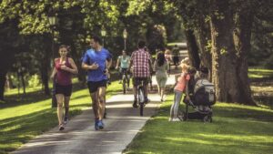 Couple-jogging-in-the-park--cm