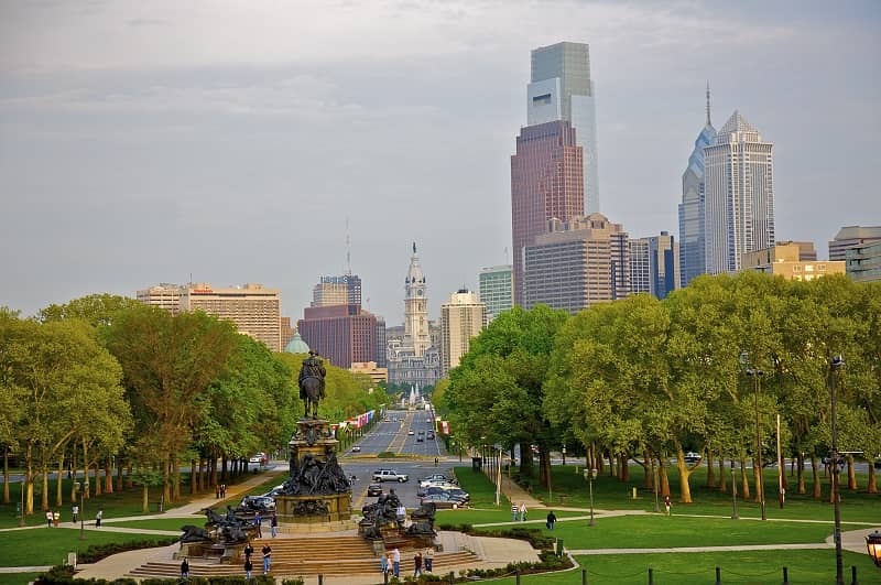 128087508_View from Philadelphia Museum of Art of Calder monument_Large-cm