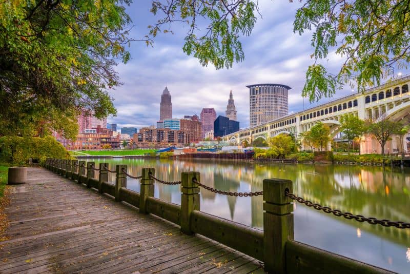 1055216368_Cleveland, Ohio, USA Downtown Skyline_Large -cm